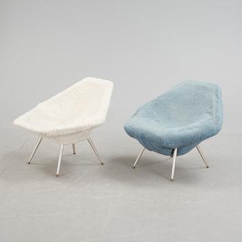 BARNFÅTÖLJER, ett par, 1960-tal.
