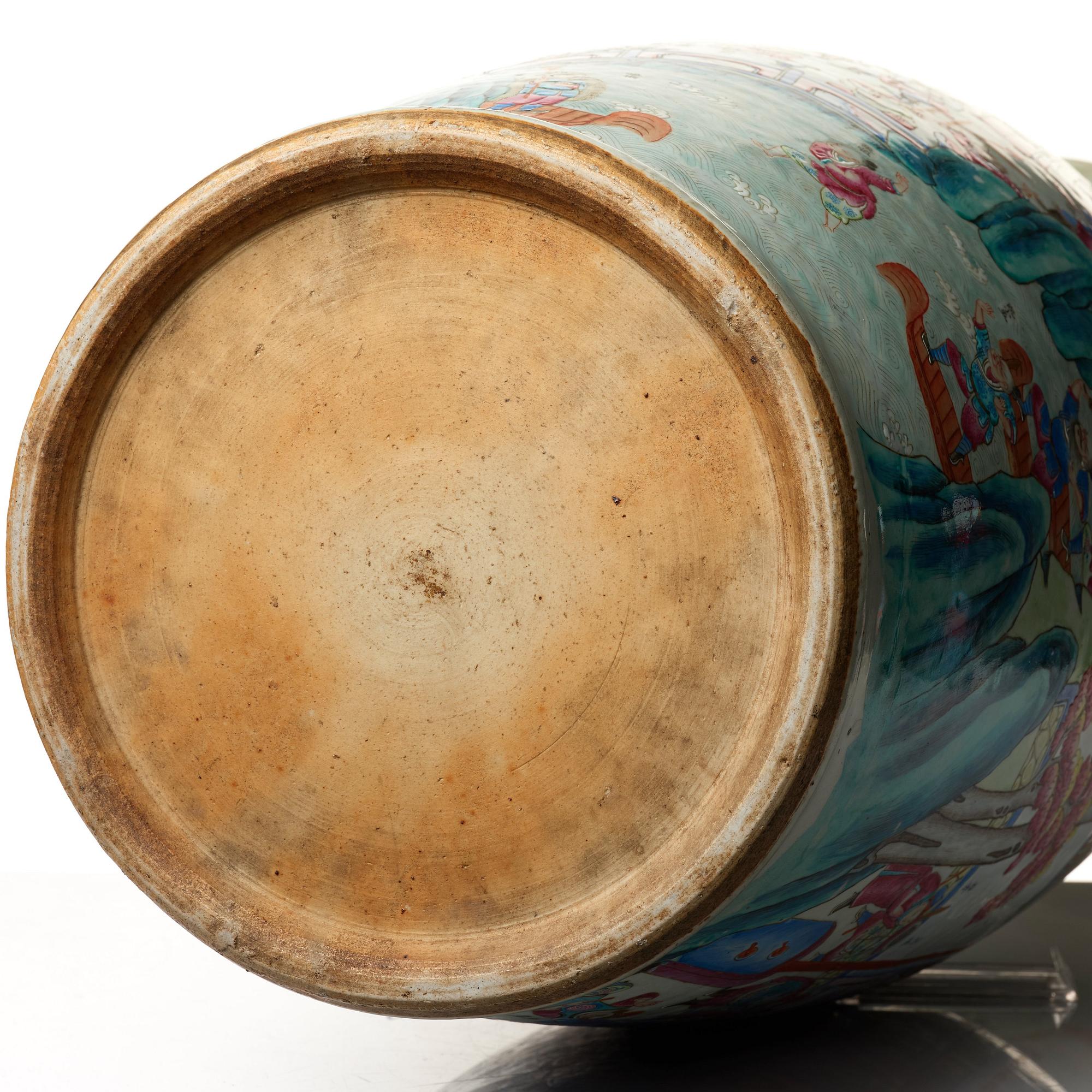 Praktvas, porslin. Qingdynastin, 1800-tal.