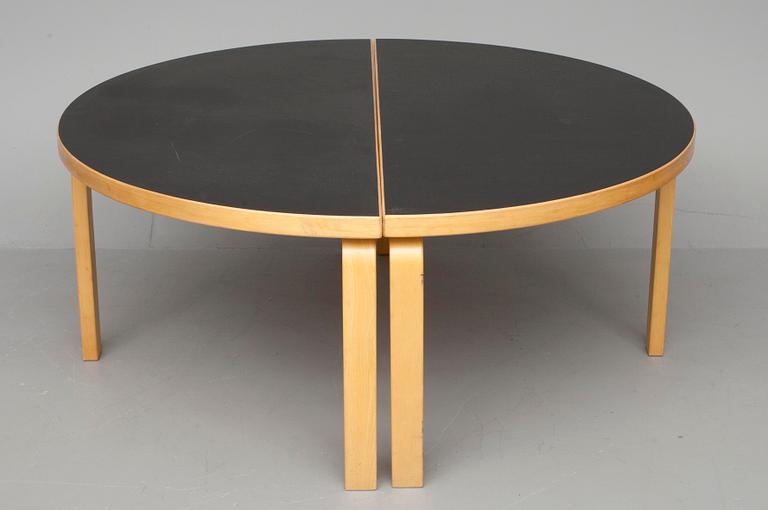 BORD, 2 halvmånformade delar, Alvar Aalto, Artek, modellen formgiven 1935.