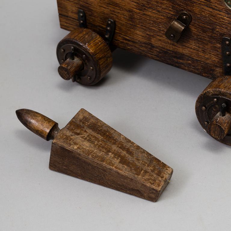 A BRONZE TABLE CANNON, s c "Sweden Cannon", second half of the 20th century.