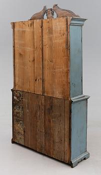 VITRINSKÅP, senbarock, 1700-talets mitt.
