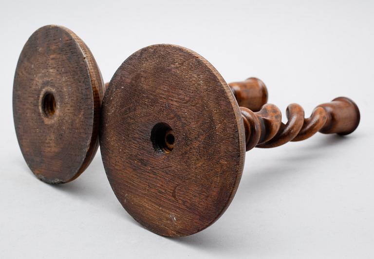 LJUSSTAKAR, 1 par, trä, 1900-talets första hälft.