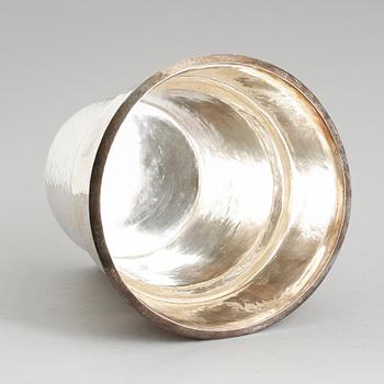 VINKYLARE, silver, EGG, Stockholm 1983. Vikt ca 2451 gram.
