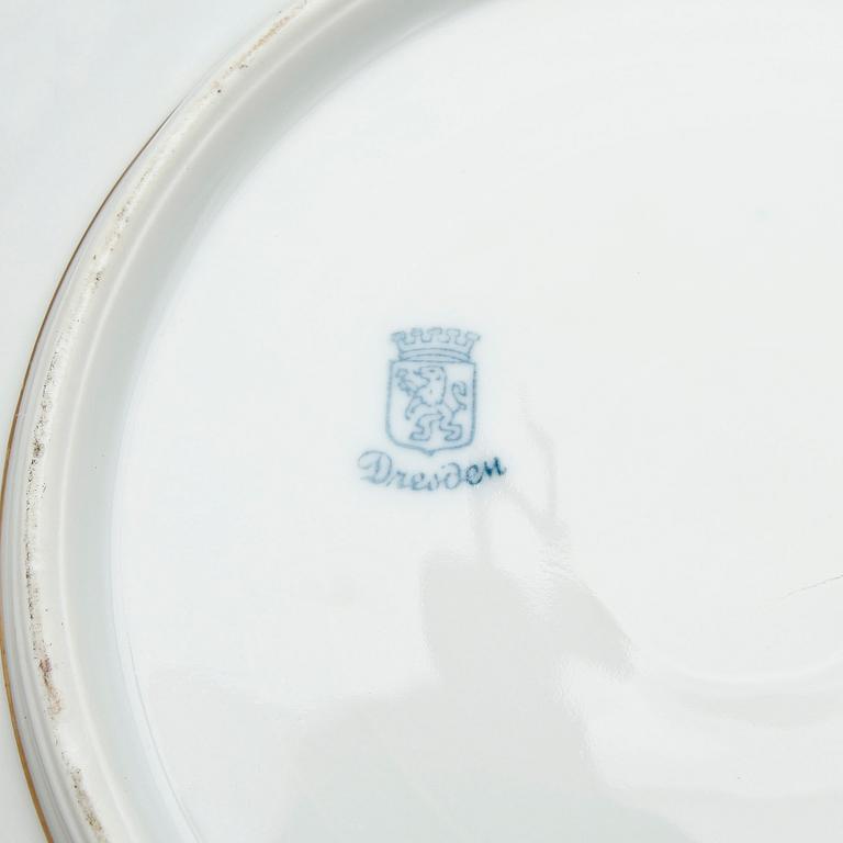 PARTI PORSLIN, 4 delar, främst Dresden, 1900-tal.
