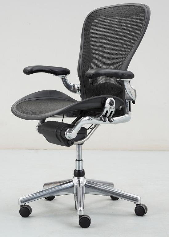 SKRIVBORDSSTOL, "Aeron", Donald Chadwick och Bill Stumpf, Herman Miller, formgiven 1994.