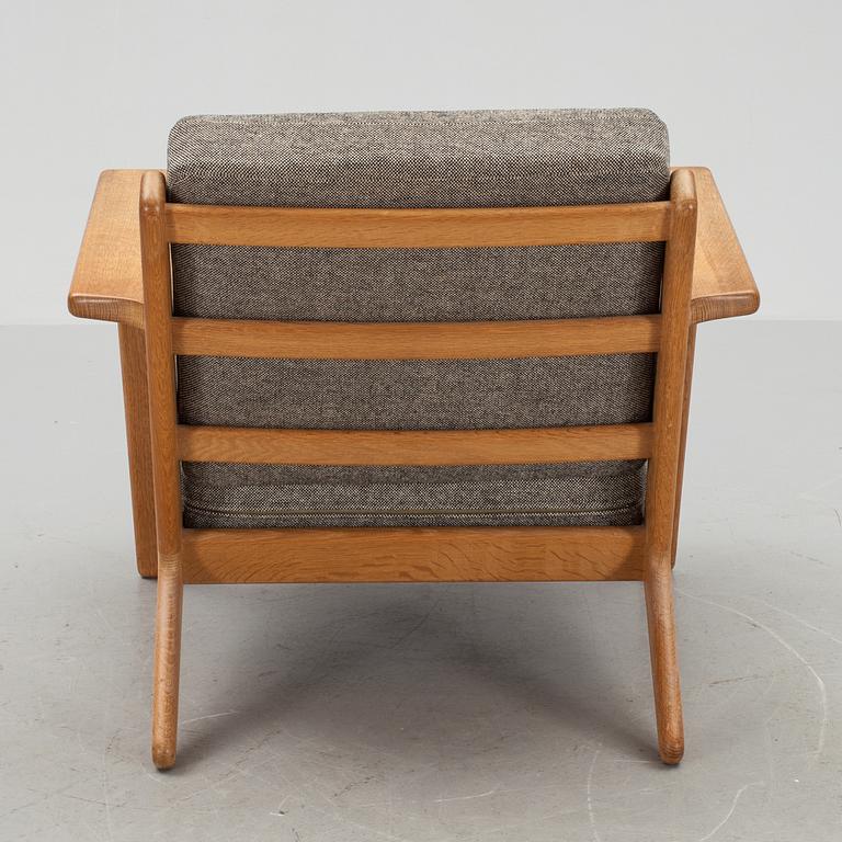 FÅTÖLJ, "GE 290", Hans J Wegner, Getama, Danmark, 1900-talets andra hälft. Säljes till förmån för "Läkare utan gränser".
