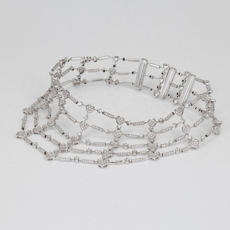 A Stefan Hafner diamond set heart collar necklace.