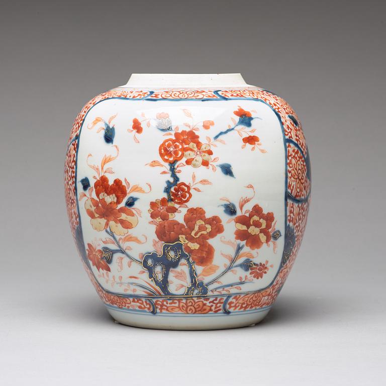 BOJAN, porslin. Qingdynastin, 1700-tal.