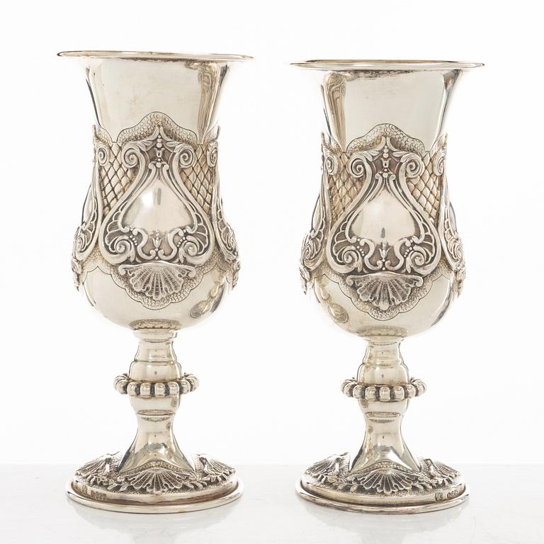 A par of  sterling silver goblets, Rococo style, 20th Century.