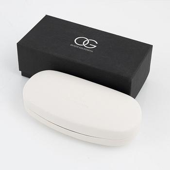 Oliver Goldsmith, solglasögon, "Koko".