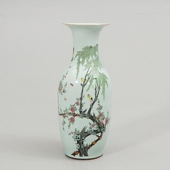 Floor vase, porcelain, China, 18th/20th century.