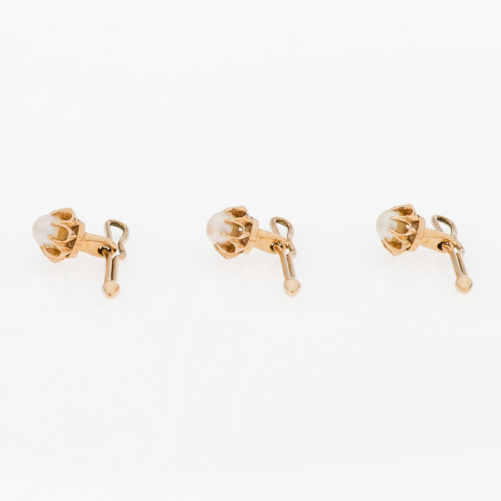 FRACKKNAPPAR, 3 st, 14K guld, pärlor.