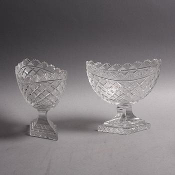 SKÅLAR PÅ FOT, ett par, glas, england 1800-tal.