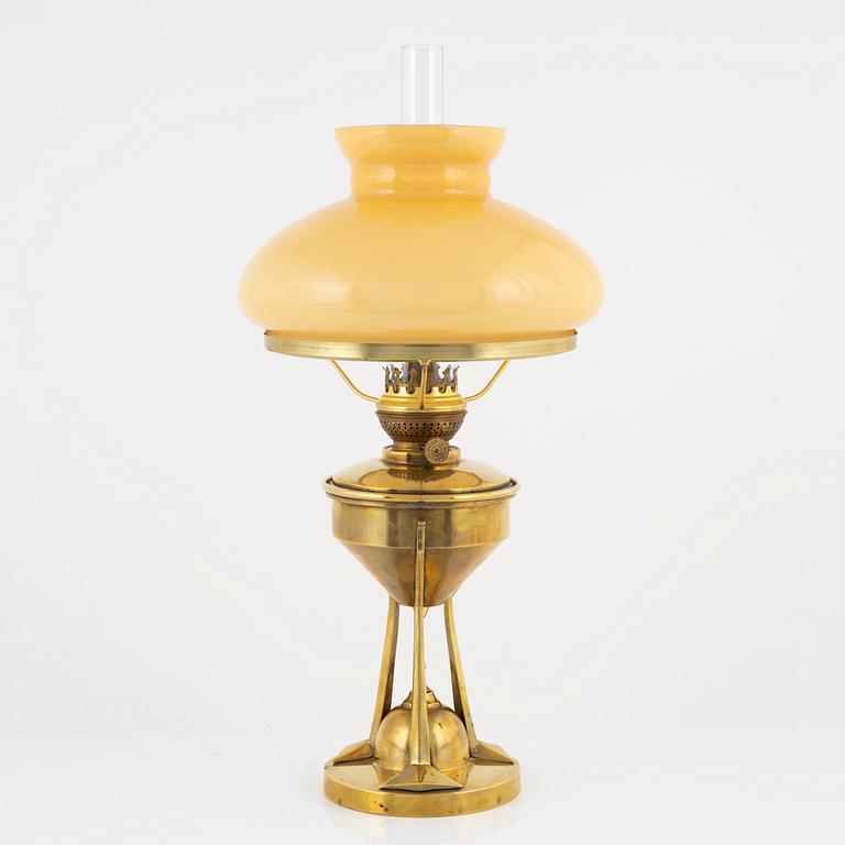 An Art Nouveau kerosene lamp, Böhlmarks, 1906-12.