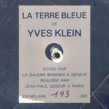 Yves Klein, "La Terre Bleue".