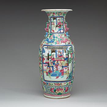 A famille rose vase, late Qing dynasty.