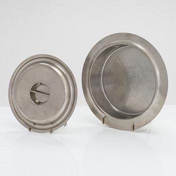 Beretl Gardberg, cutlery 56 pcs, and a lidded bowl, stainless steel, Sorsakoski, Fiskars, latter half the 20th century.