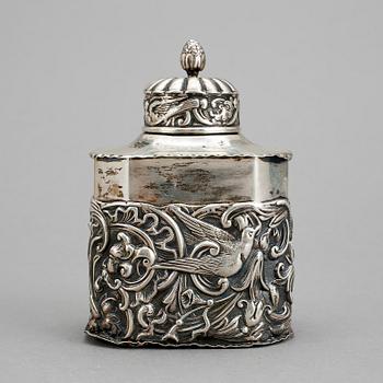 TEDOSA SAMT PLUNTA, silver, London 1894 resp Nederländerna med engelska sekundärstämplar 1887. Tot ca 274 gram.