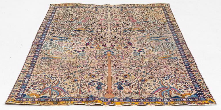 A carpet, semi-antique persian possibly Esfahan/Tehran/Kashan ca 259 x 156 cm.