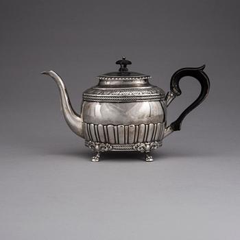 TEKANNA, silver. Empire, Johan Petter Grönvall, Stockholm 1844. Vikt ca 444 gram.