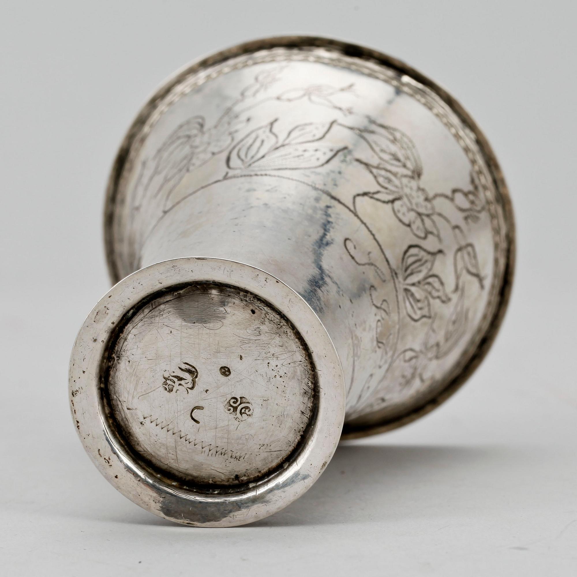 BÄGARE, silver, Lars Castman, Vimmerby, troligen 1761. Vikt 60 g.