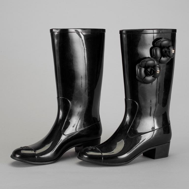 A pair of black Chanel Wellington boots, size 41.