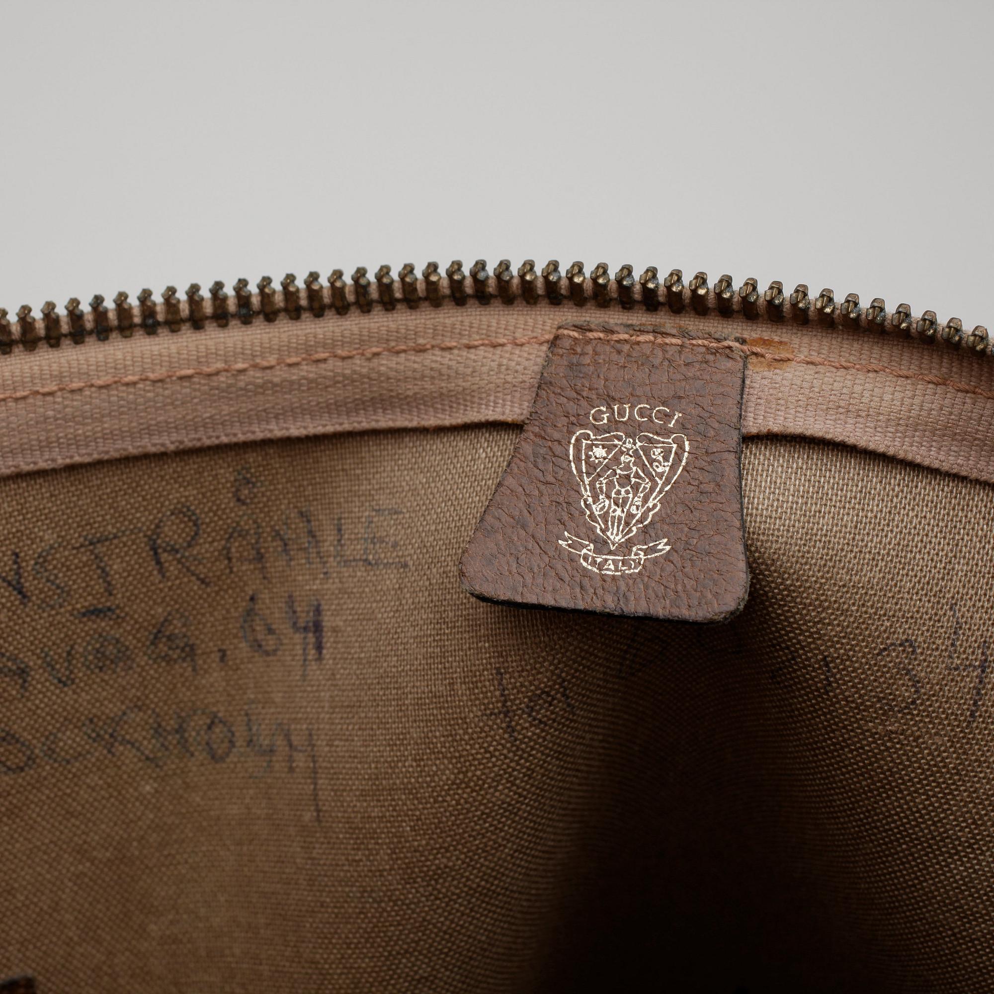 GUCCI, axelremsväska / bag.