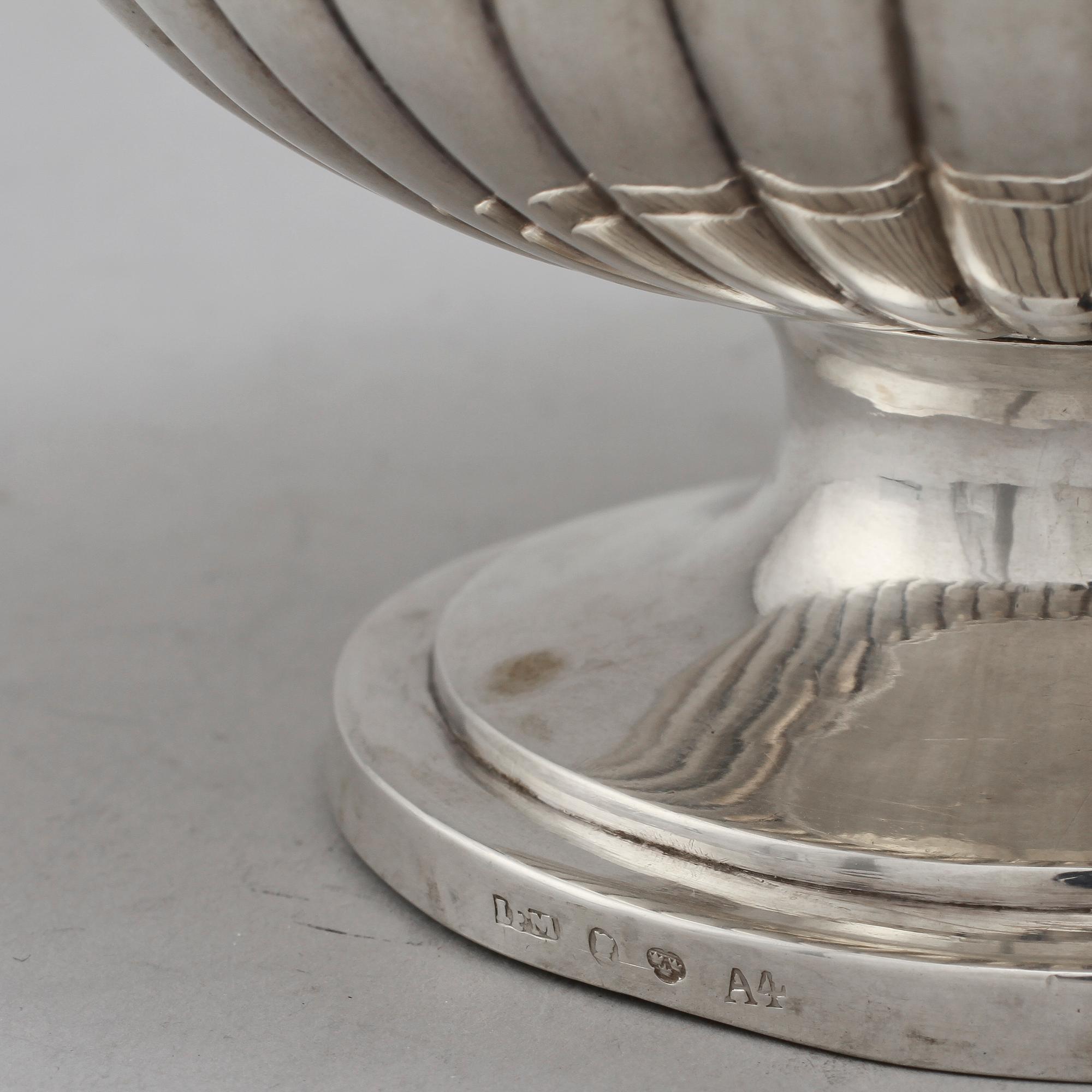 SÅSSKÅL på FAT, Johan Fredrik Massman, Stockholm, 1831. Vikt 530 g.