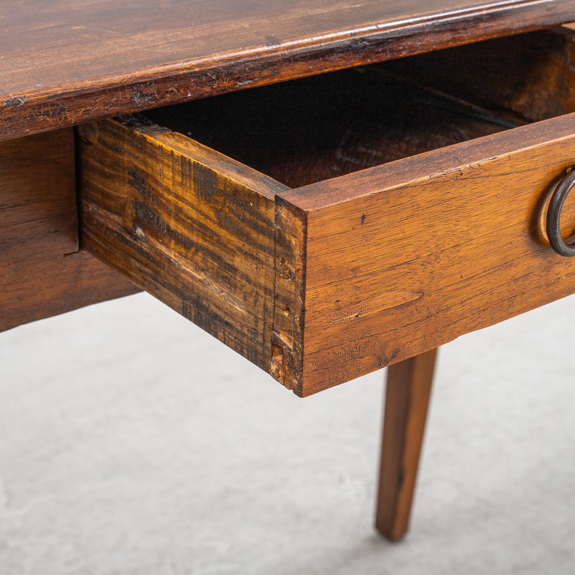 Sidobord, Newport, 2000-tal.