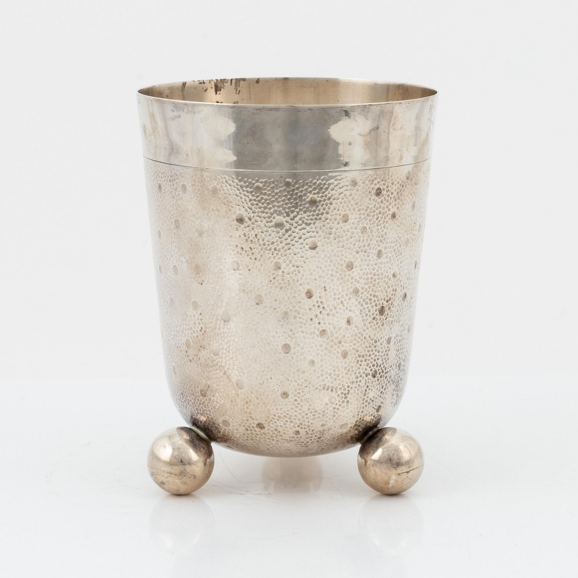 Bägare, silver, CG Hallberg, Stockholm, 1906.