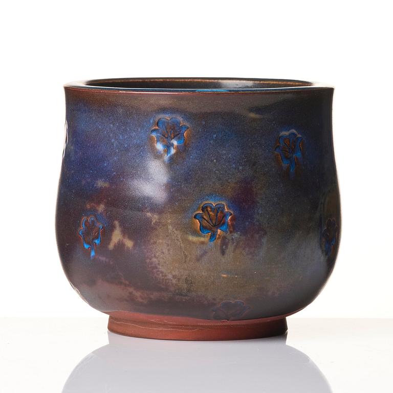 Wilhelm Kåge, a set of two early Farsta stoneware bowls, Gustavsberg 1933 and 1936.
