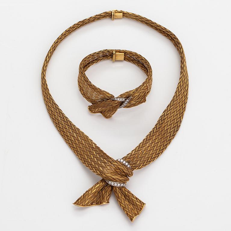Halsband och armband, 18K guld och diamanter ca 0.40 ct tot. Frankrike 1900-talets senare hälft.