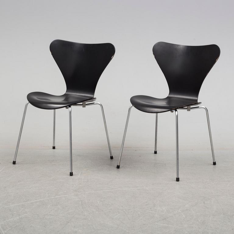 a set of eight 'Sjuan' chairs by Arne Jacobsen, Fritz Hansen.
