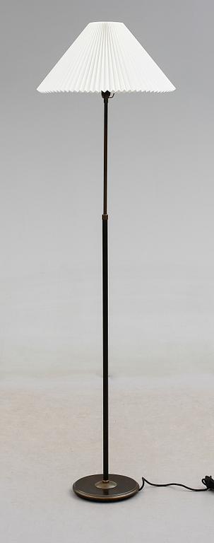 GOLVLAMPA, 1900-talets andra hälft.