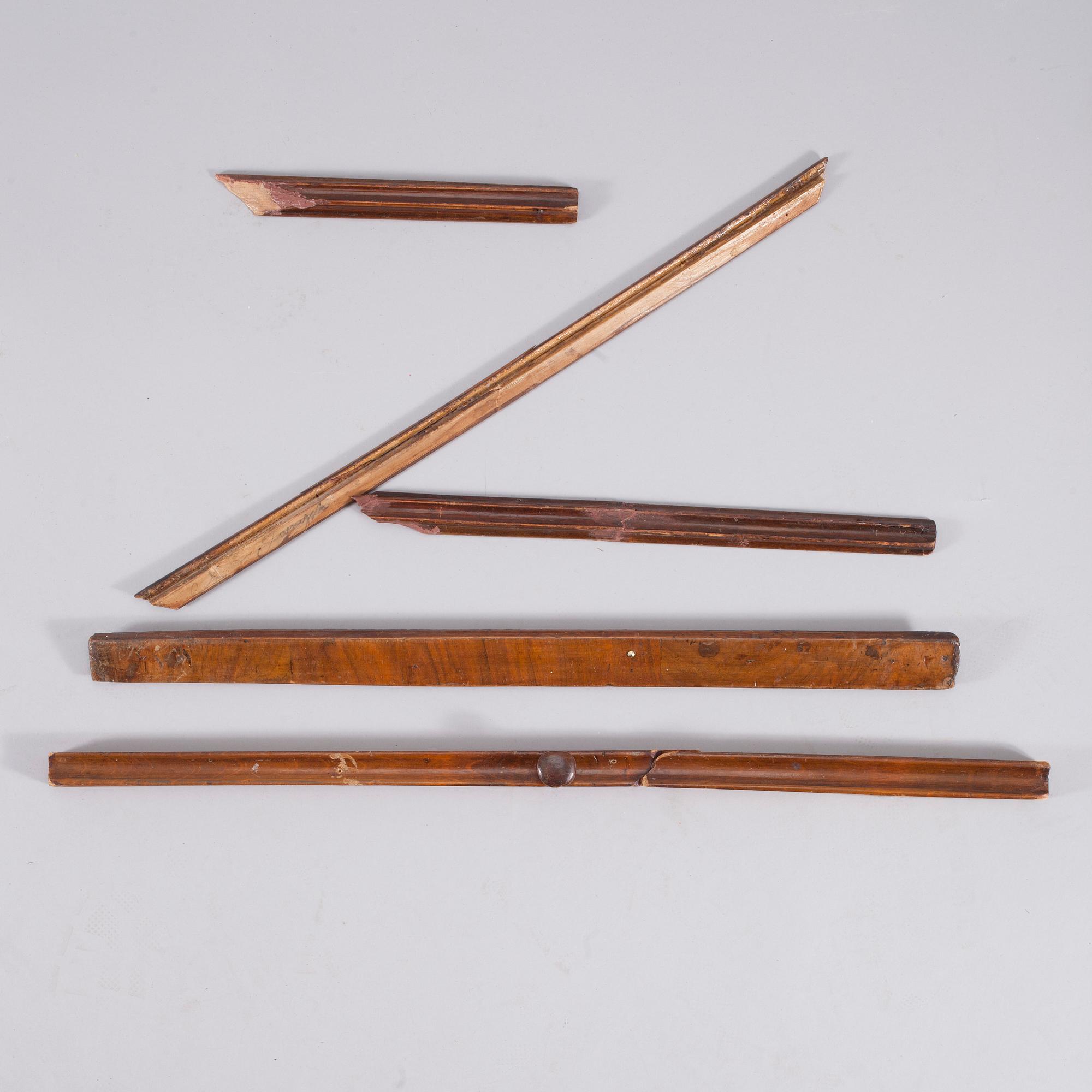 BYRÅ, biedermeier, valnötsfanerad, 1800-talets mitt.