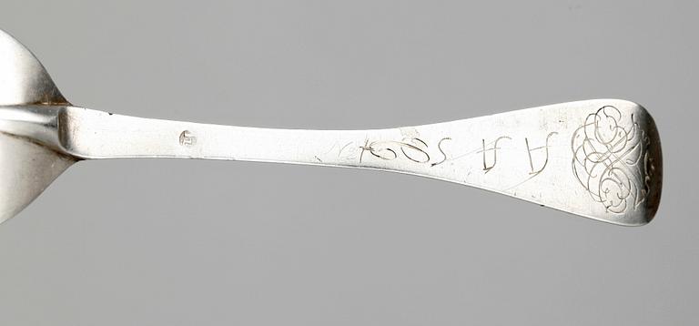 RÅTTSVANSSKED, silver, sannolikt Jacob Lundbom, Askersund. 1700-talets mitt. Vikt ca 59 gram.