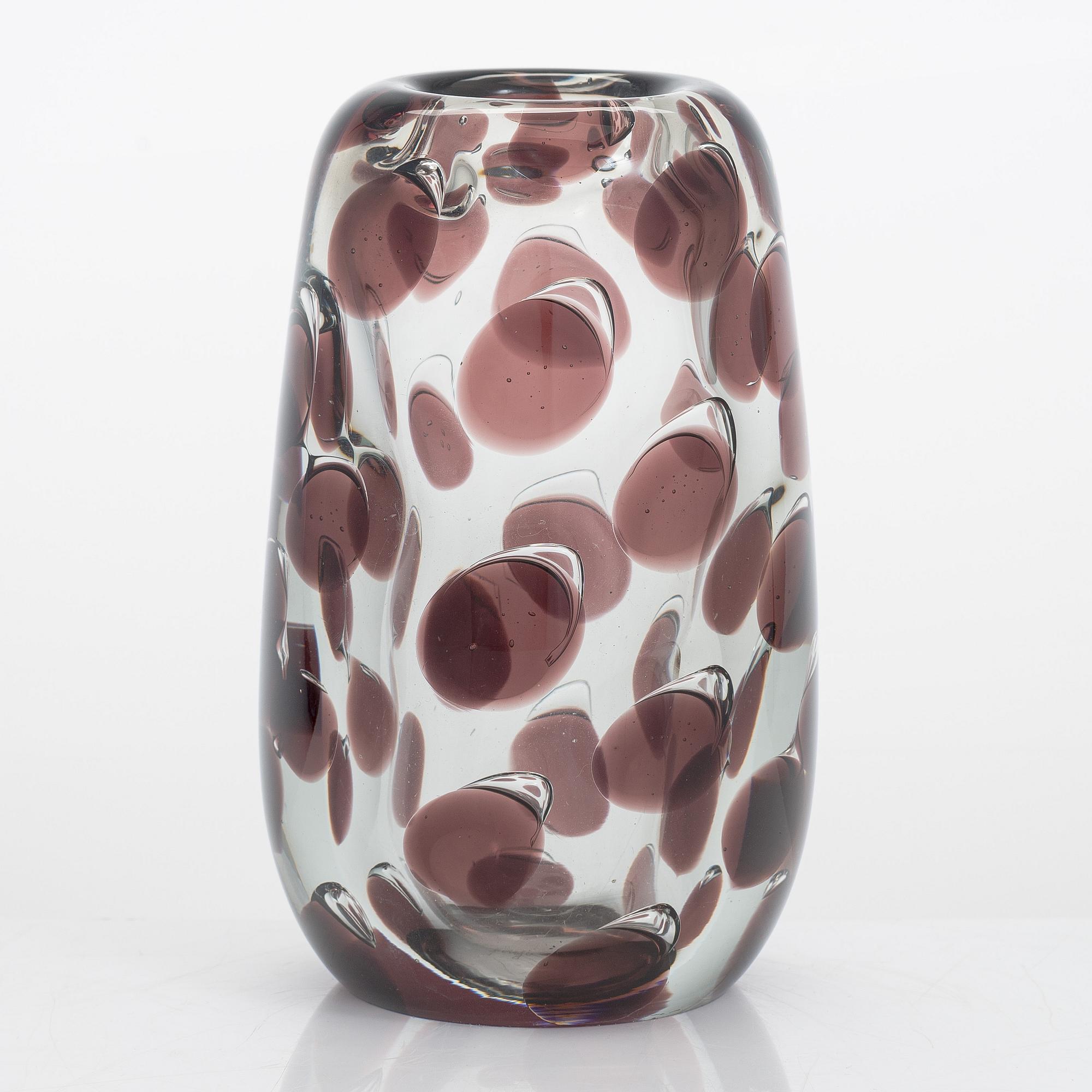 Saara Hopea, a SH 109 'Panther' vase, signed S. Hopea Nuutajärvi Notsjö -55.