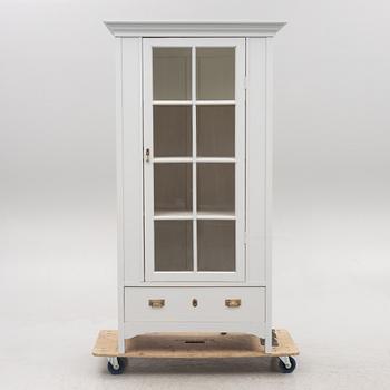 Display cabinet, first half of the 20th century.