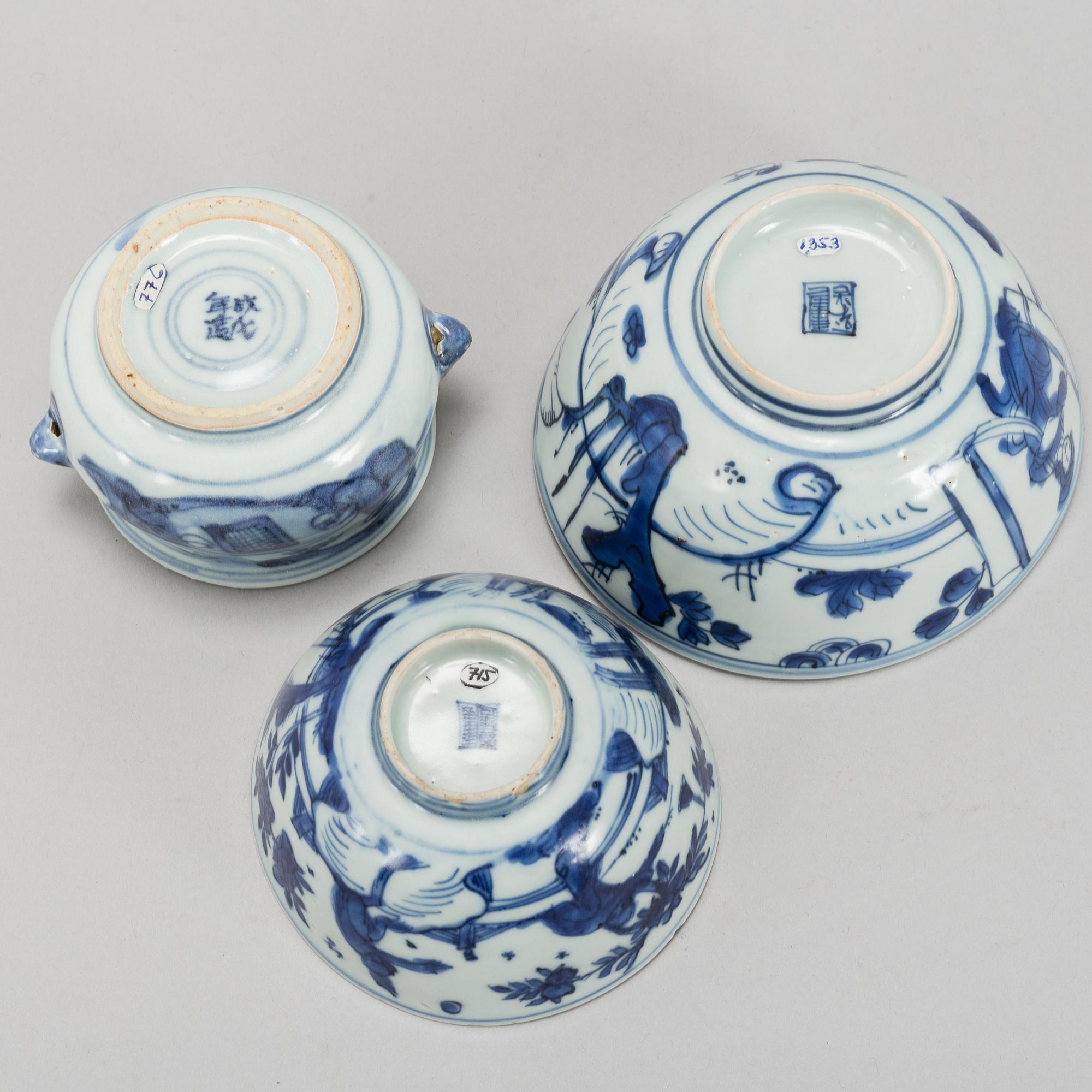 Two blue and white bowls and a censer, Ming dynasty (1368-1644).