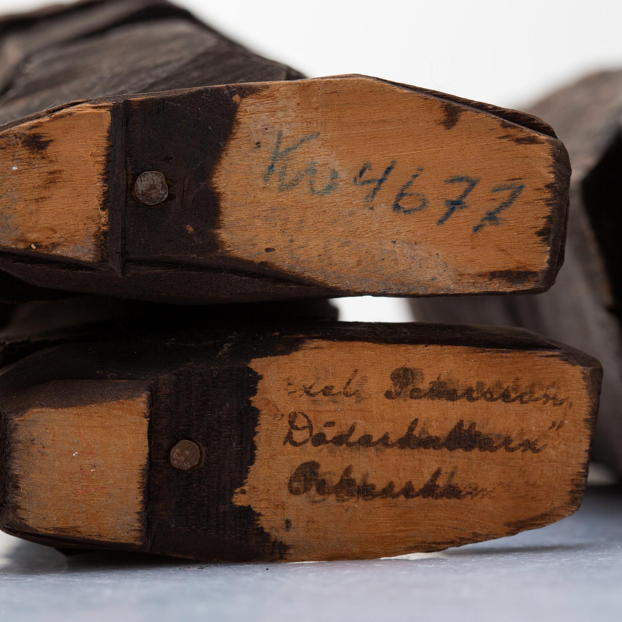 Axel Petersson Döderhultarn, "The Wedding" (5).