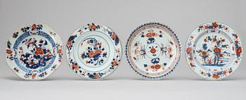 433. A set of nine polychrome plates, Qing dynasty, early 18th centurary.