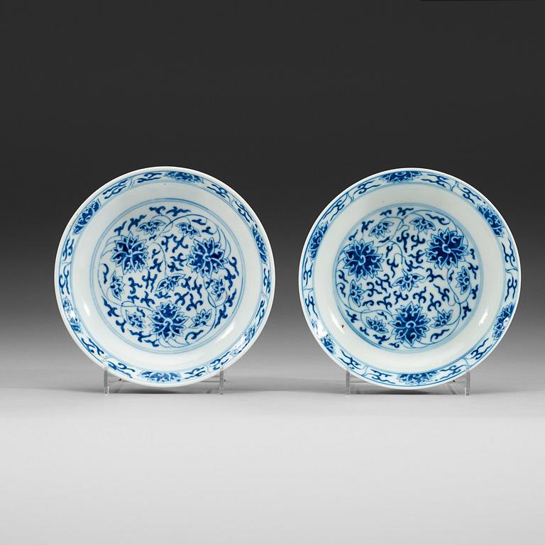 A pair of blue and white lotus dishes, Qing dynasty, Guangxu (1874-1908) marks and of period.