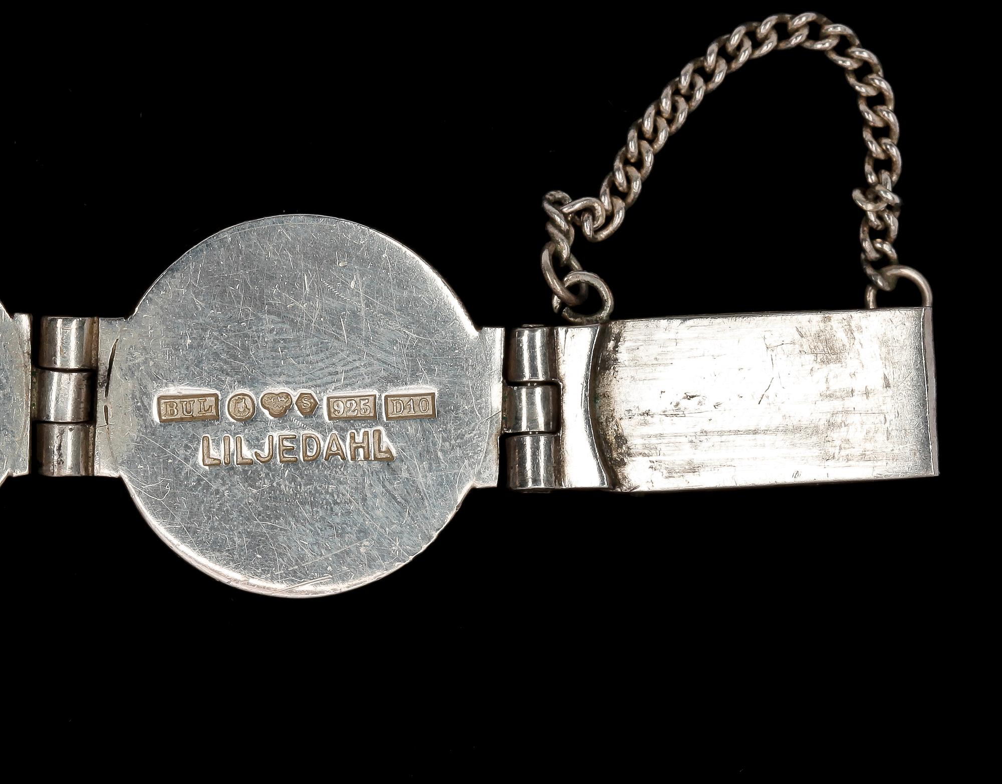 ARMBAND, silver och porfyr, Bengt Liljedahl, Stockholm, 1978.