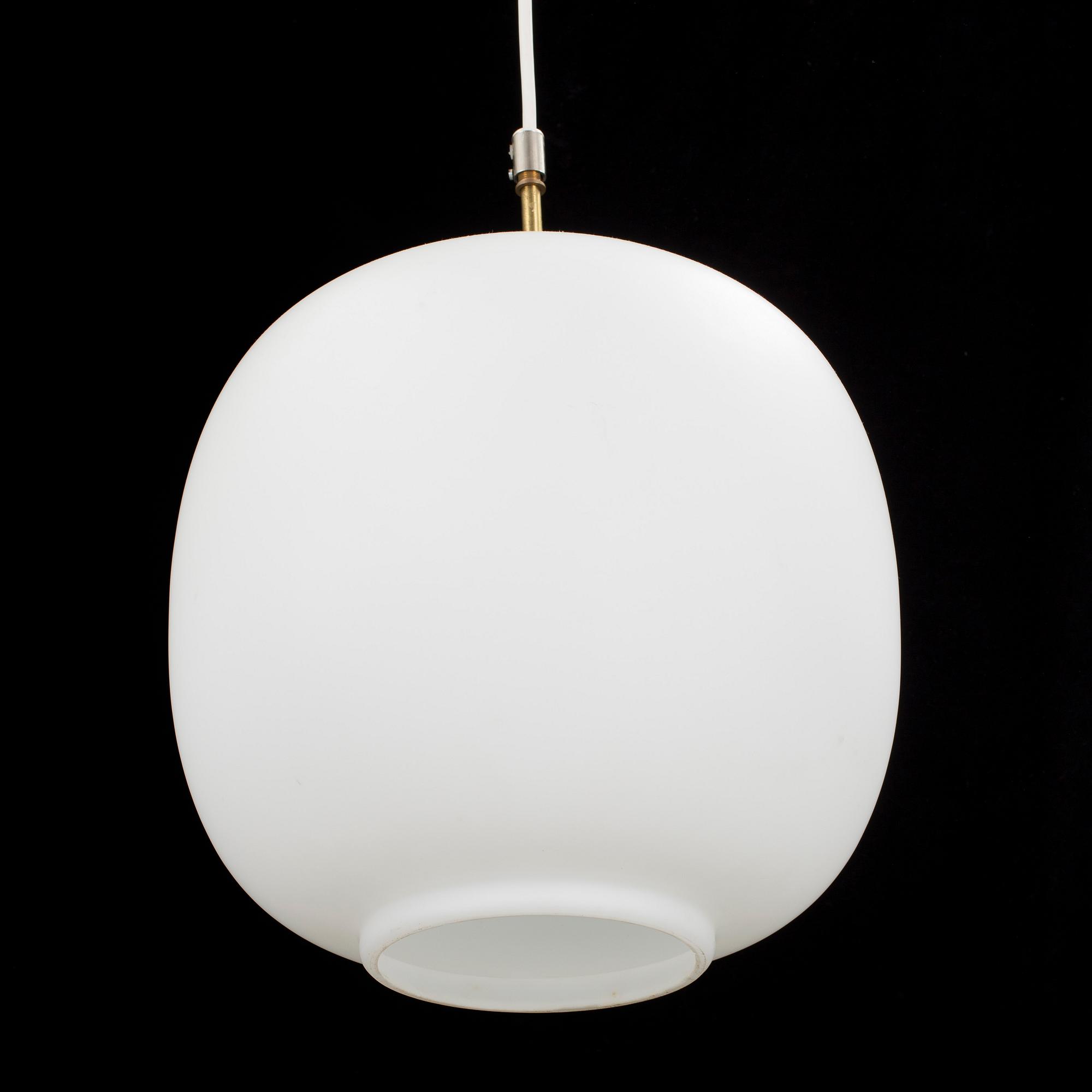a 20H Century glass lamp "Radio pendel" designed by Vilhelm Lauritzen.