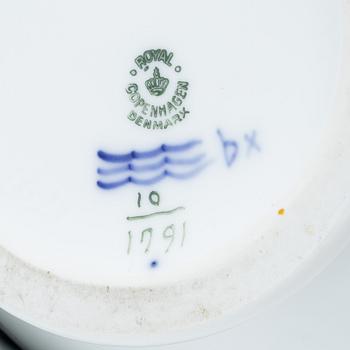 Royal Copenhagen, urn with lid, "Blue Flower".