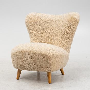 A Swedish Modern lounge chair, mid 20th century.