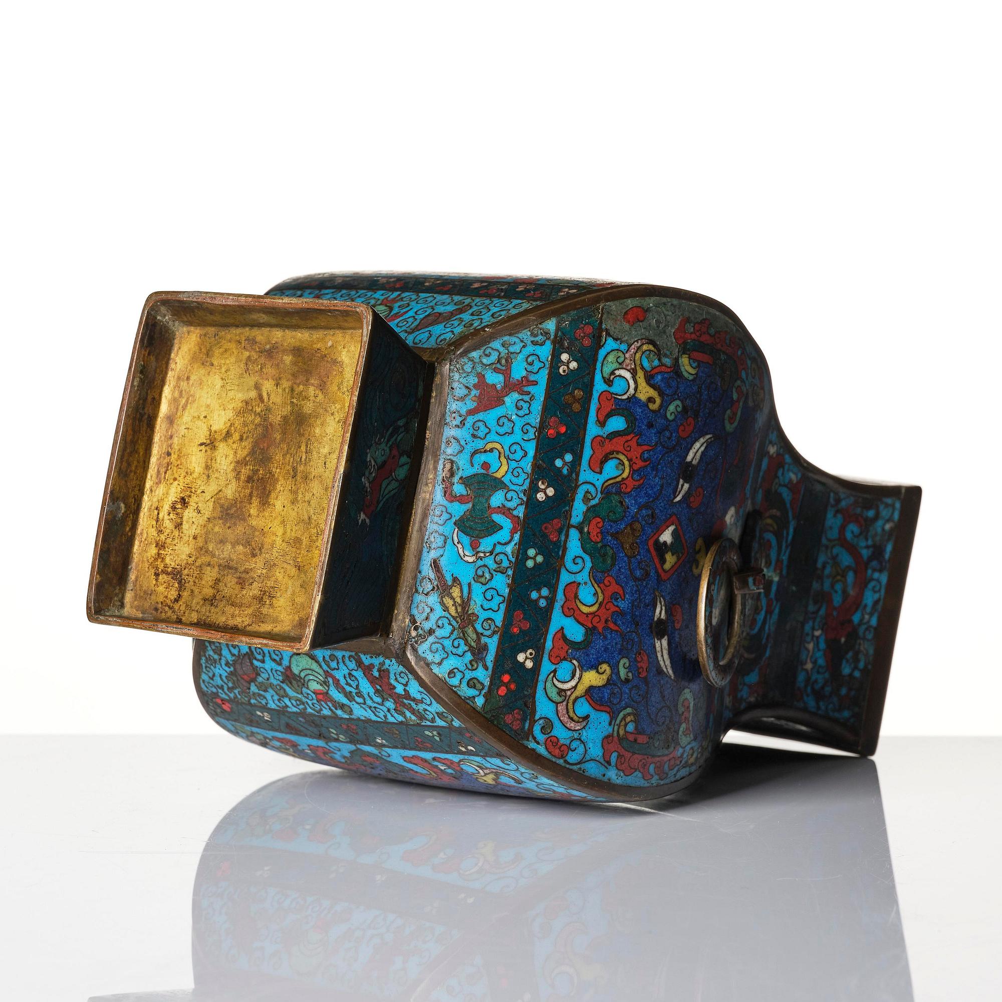 Vas, Fanghu, cloisonne. Sen Mingdynasti (1368-1644).