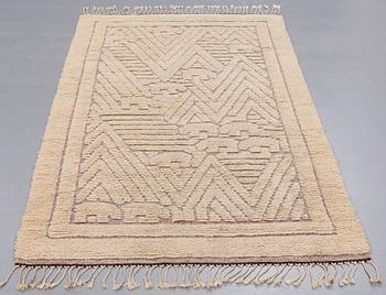 Ebba Swedenborg, MATTO, "Björnar", knotted pile in relief, ca 219 x 115 cm, designed by Ebba Swedenborg, Södra Kalmar Läns Hemslöjd.