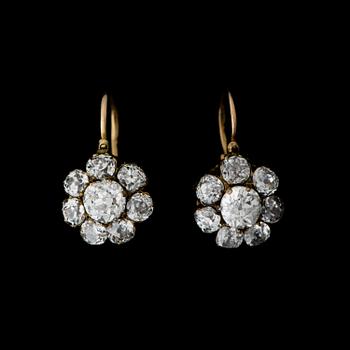 A PAIR OF EARRINGS, old cut diamonds, 14K (56) gold. Russia.