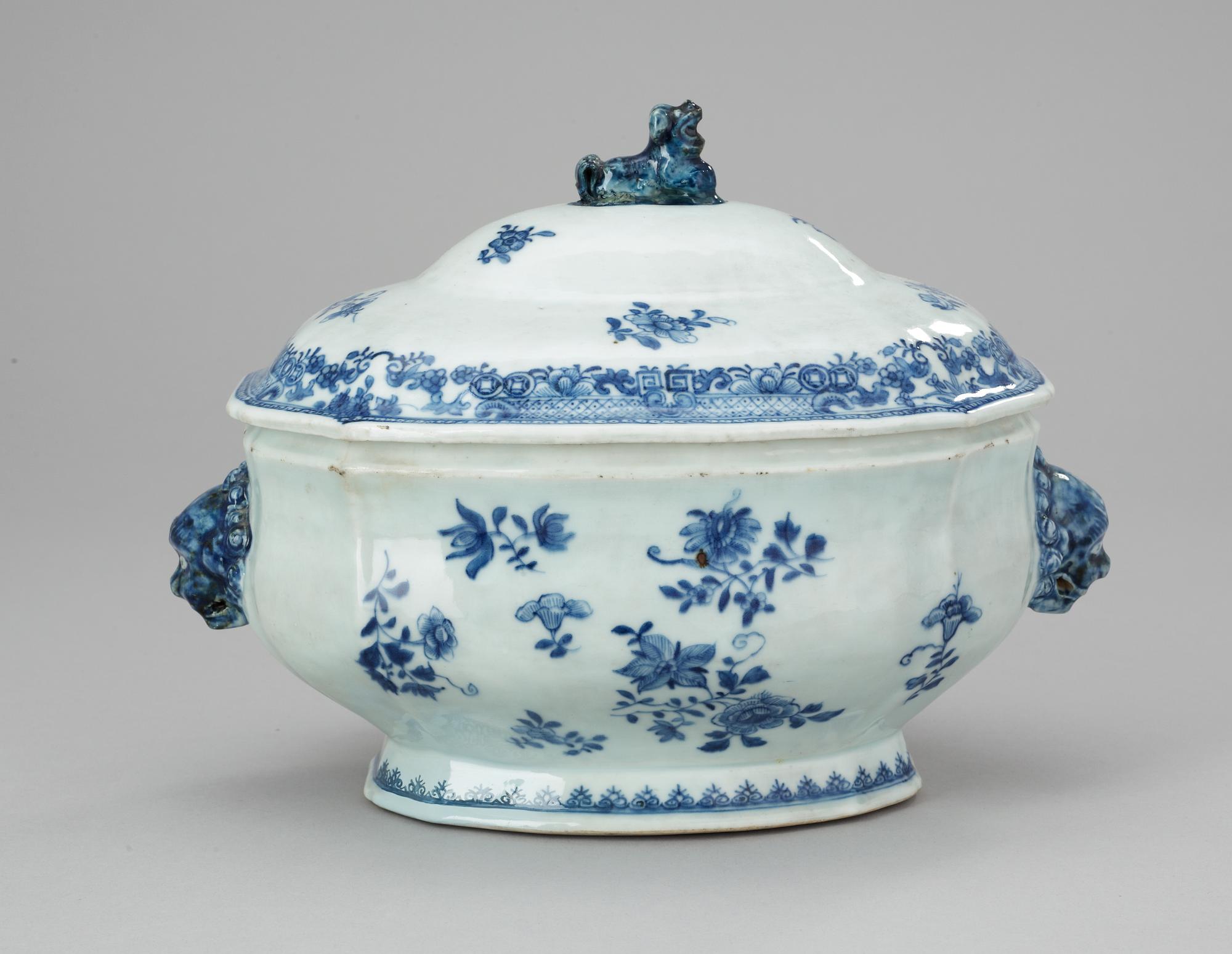 TERRIN med LOCK, kompaniporslin, Qing dynastin, Qianlong (1736-95).